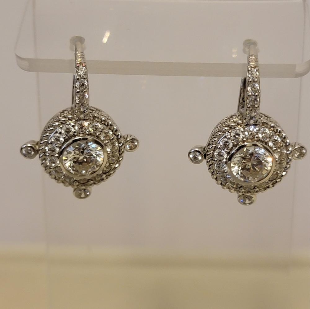 Earrings - Picture 9 of 9